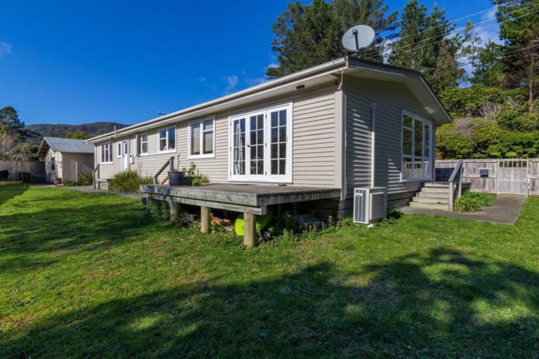 Photo of property in 159 Plateau Road, Te Marua, Upper Hutt, 5018