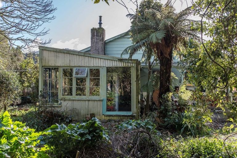 Photo of property in 108 Ngatiawa Road, Reikorangi, Waikanae, 5391