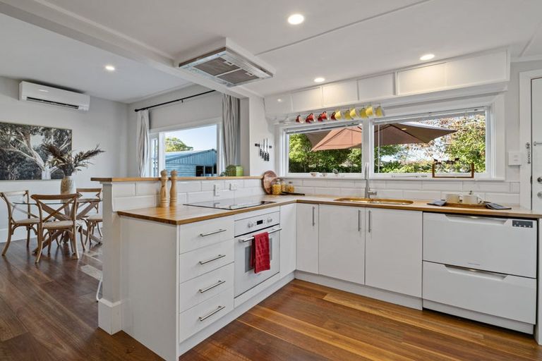 Photo of property in 44 Coopers Road, Dallington, Christchurch, 8061