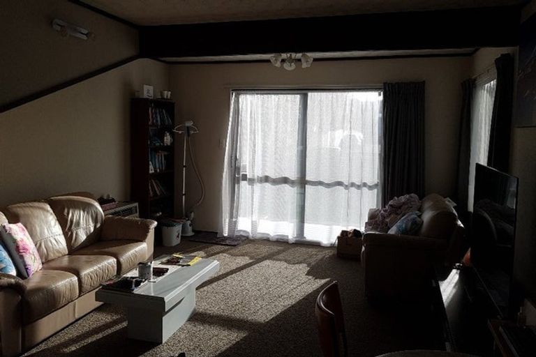 Photo of property in 2/396 Cambridge Terrace, Naenae, Lower Hutt, 5011