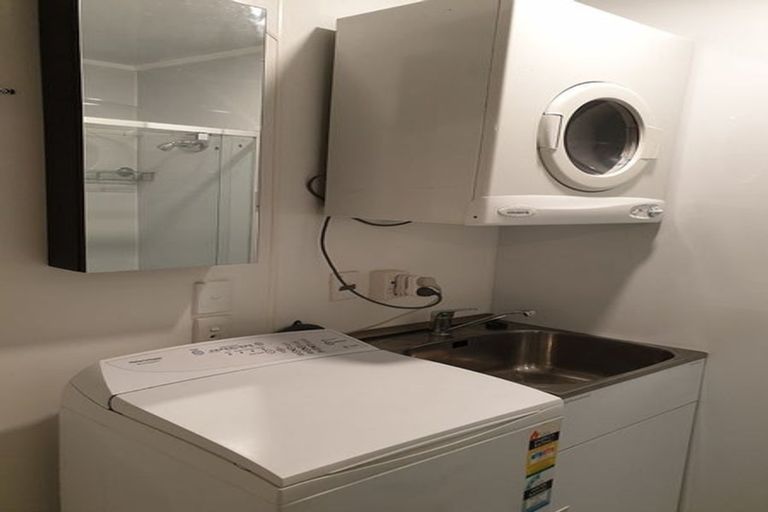 Photo of property in 10 Norna Crescent, Kelburn, Wellington, 6012