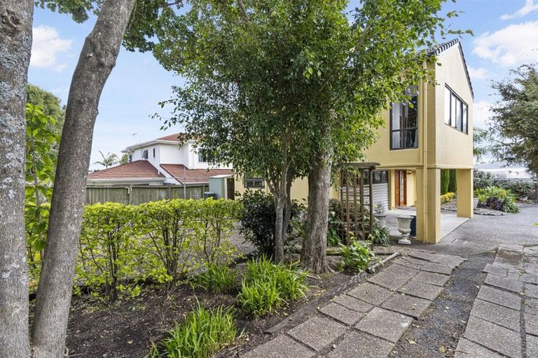 Photo of property in 2/27 Macleans Road, Bucklands Beach, Auckland, 2014