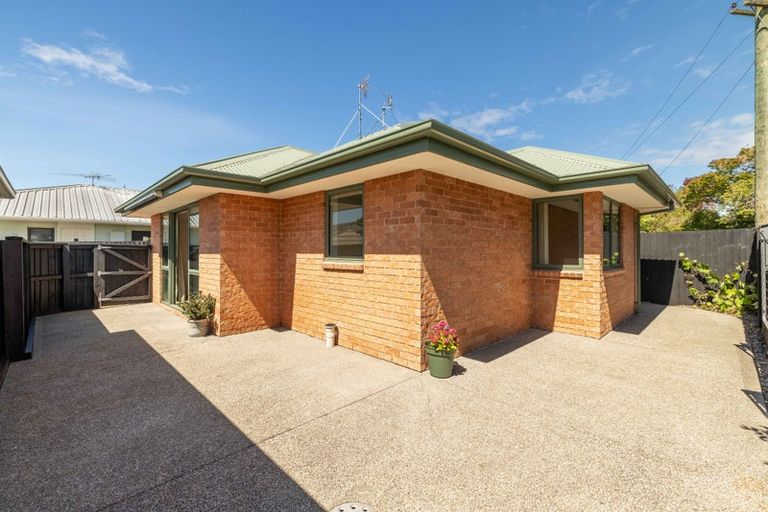 Photo of property in 4/6 Wainoni Road, Wainoni, Christchurch, 8061