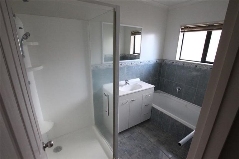 Photo of property in 94a Palmers Road, Clendon Park, Auckland, 2103