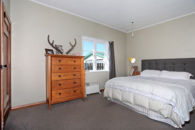 Photo of property in 5 Bell Street, Marton, 4710