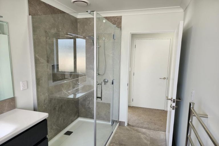 Photo of property in 5 Old Stone Lane, Cracroft, Christchurch, 8022