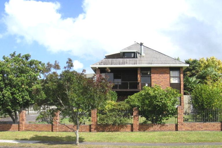 Photo of property in 29 Marina View Drive, West Harbour, Auckland, 0618