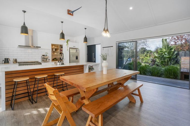 Photo of property in 11 Voyager Place, Cooks Beach, Whitianga, 3591