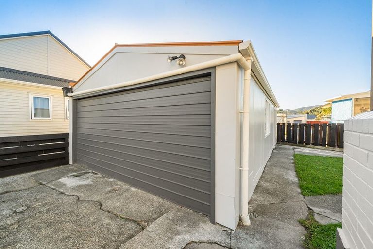 Photo of property in 17 Cleland Crescent, Naenae, Lower Hutt, 5011