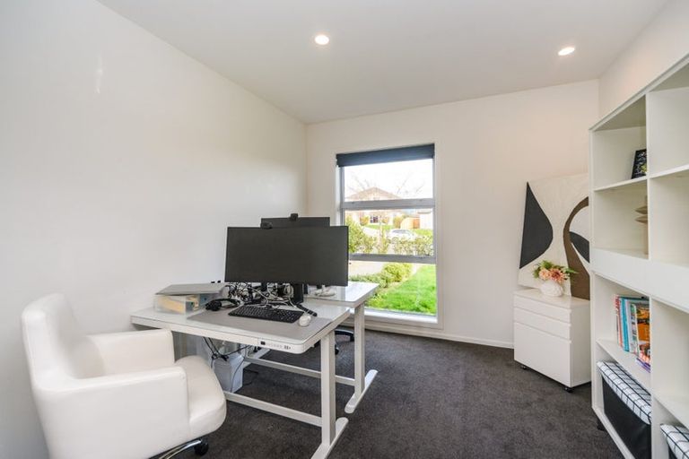 Photo of property in 175 Pacific Drive, Fitzherbert, Palmerston North, 4410