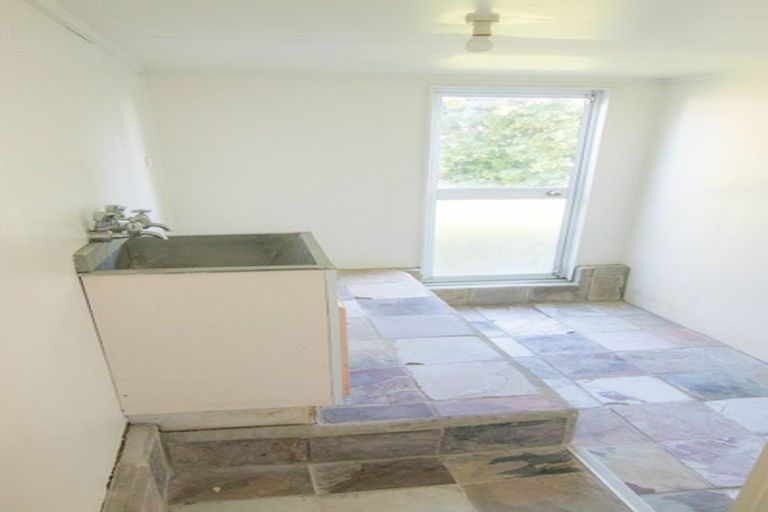 Photo of property in 2/52 Cherry Road, Bucklands Beach, Auckland, 2014