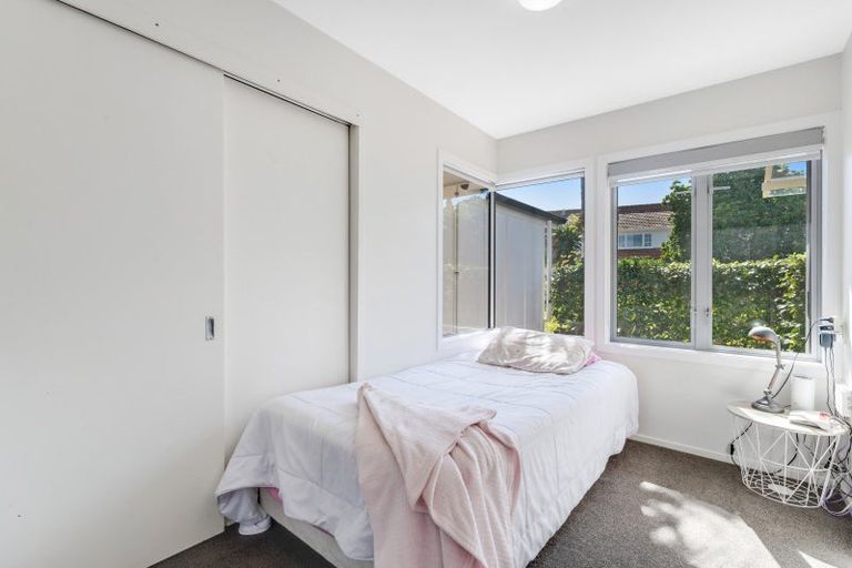 Photo of property in 9 Shelly Beach Parade, Cockle Bay, Auckland, 2014