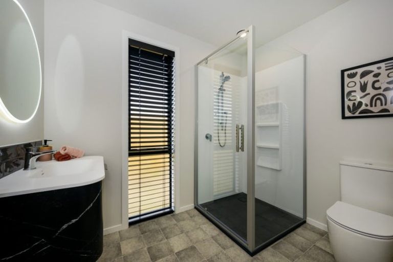 Photo of property in 12 Campbell Place, Marton, 4710