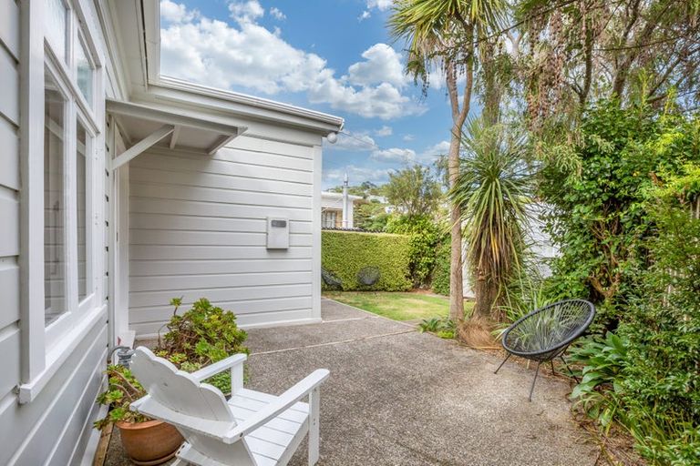 Photo of property in 28 Mortimer Terrace, Aro Valley, Wellington, 6021