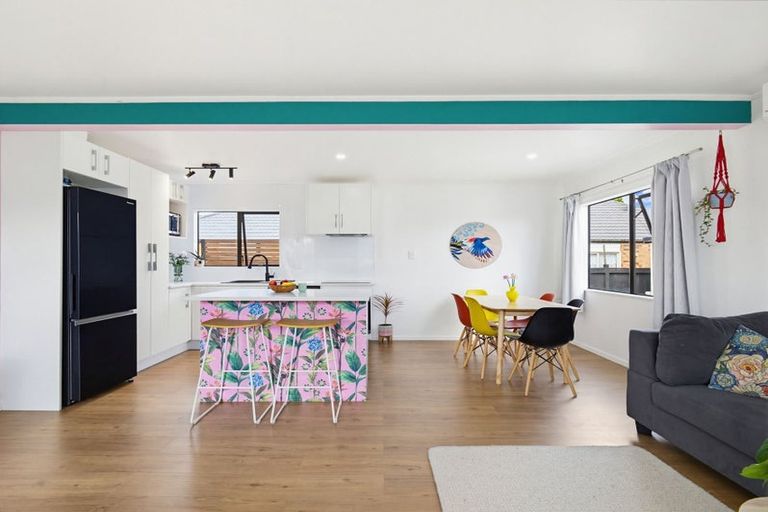 Photo of property in 13 Elisa Lane, Ranui, Auckland, 0612