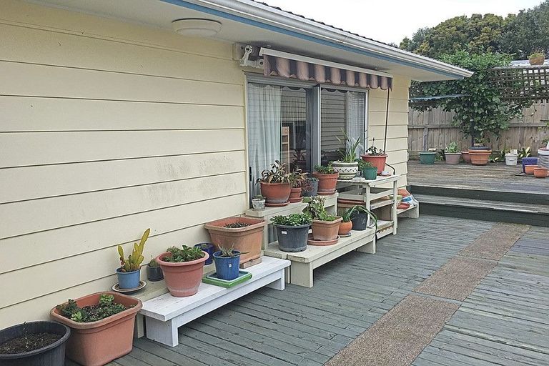 Photo of property in 34 Glennandrew Drive, Half Moon Bay, Auckland, 2012