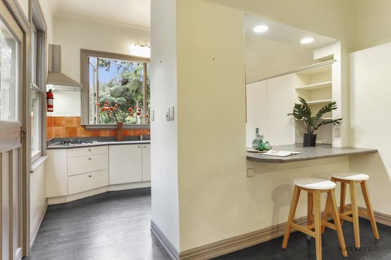 Photo of property in 51 Opanuku Road, Henderson Valley, Auckland, 0612