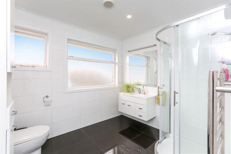 Photo of property in 264a Courtenay Street, Strandon, New Plymouth, 4312