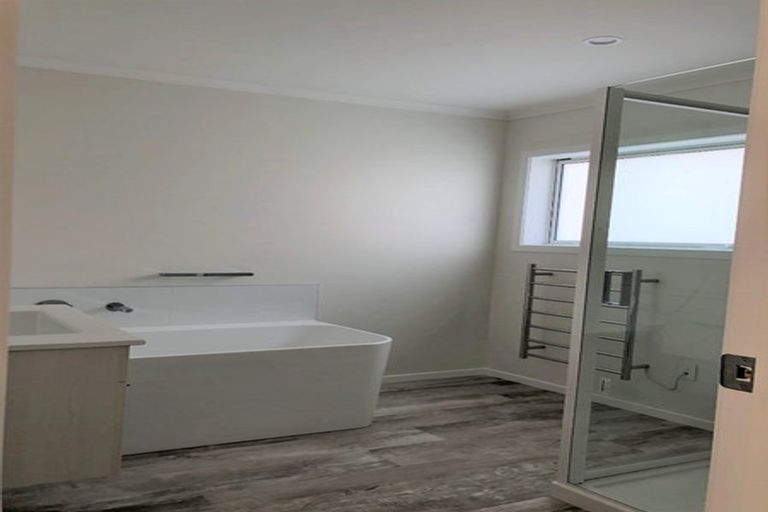 Photo of property in 72 Kuku Beach Road, Kuku, Levin, 5570