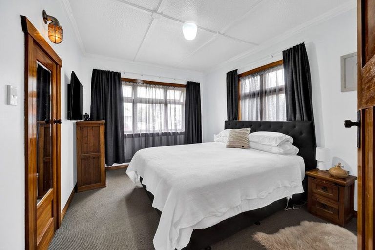 Photo of property in 58 Govett Avenue, Frankleigh Park, New Plymouth, 4310