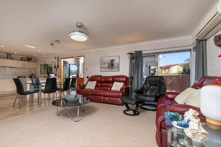 Photo of property in 56 Rosewarne Crescent, Glendene, Auckland, 0602