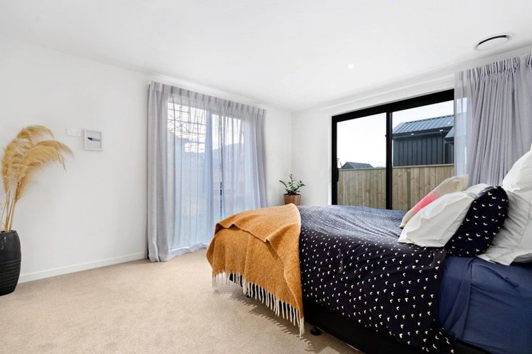 Photo of property in 8 Bale Road, Jacks Point, 9371