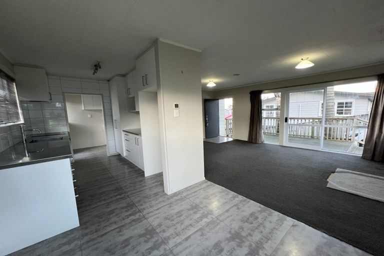 Photo of property in 230 Triangle Road, Massey, Auckland, 0614