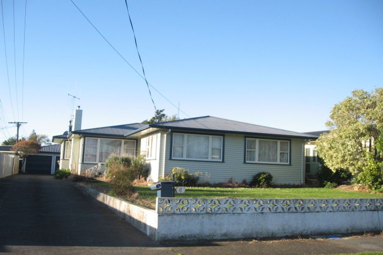 Photo of property in 6 Lowestoft Place, West End, Palmerston North, 4412
