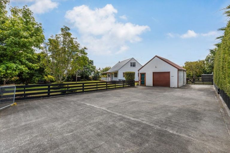 Photo of property in 461 Tararua Road, Levin, 5571