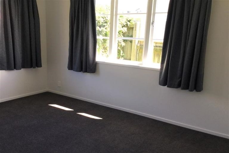 Photo of property in 4 Harbour Street, Moturoa, New Plymouth, 4310