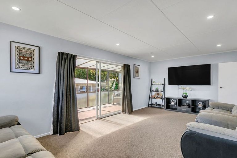 Photo of property in 71 Arahura Crescent, Waitangirua, Porirua, 5024