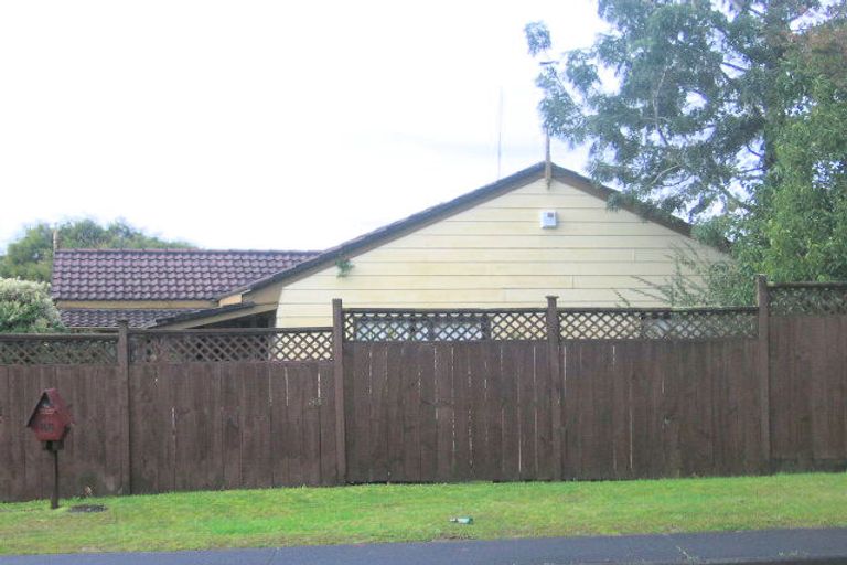 Photo of property in 88 Reynella Drive, Massey, Auckland, 0614