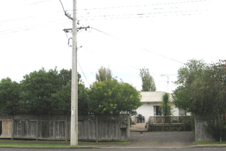 Photo of property in 24 Glengarry Road, Glen Eden, Auckland, 0602