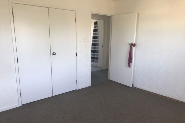 Photo of property in 2/31 Solveig Place, Randwick Park, Auckland, 2105