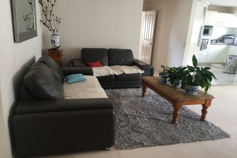 Photo of property in 18 Heyington Way, East Tamaki Heights, Auckland, 2016