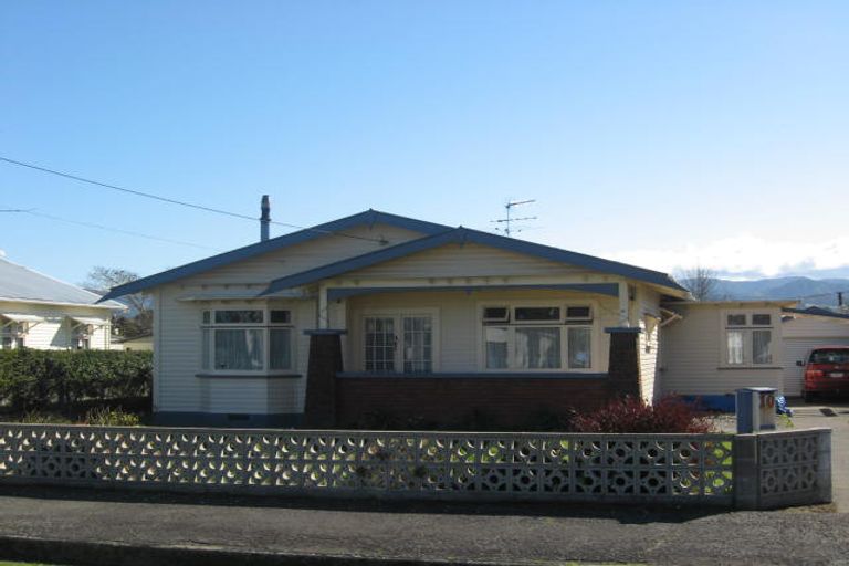Photo of property in 10 Garrison Street, Carterton, 5713