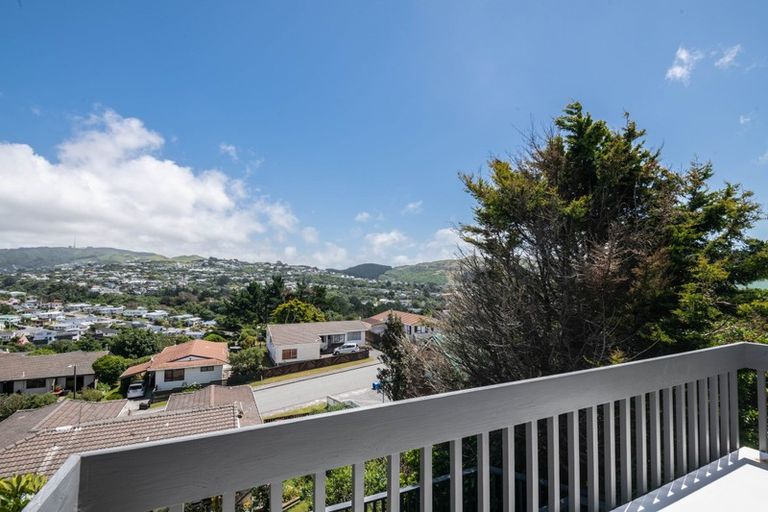 Photo of property in 16 Dominica Crescent, Grenada Village, Wellington, 6037