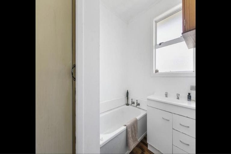 Photo of property in 70 Mcannalley Street, Manurewa East, Auckland, 2102