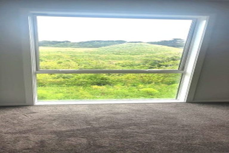 Photo of property in 38 Koreke Close, Kenepuru, Porirua, 5022