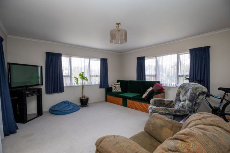 Photo of property in 12 Darlington Street, Ngatea, 3503