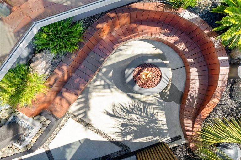 Photo of property in 282 Glamorgan Drive, Northcross, Auckland, 0630