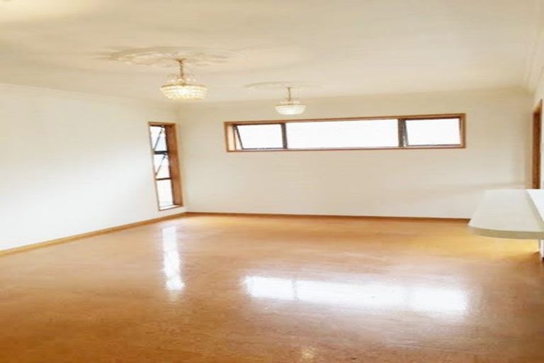 Photo of property in 287 Titirangi Road, Titirangi, Auckland, 0604