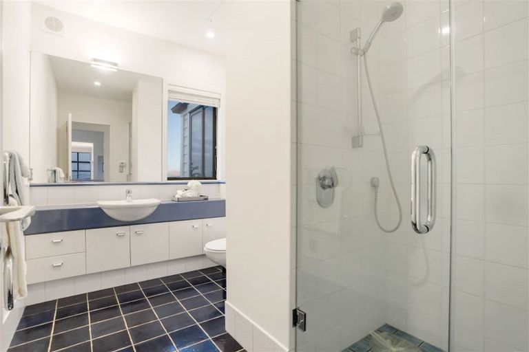 Photo of property in 235 Bleakhouse Road, Mellons Bay, Auckland, 2014