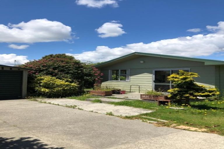 Photo of property in 16 Hicks Crescent, Waikanae Beach, Waikanae, 5036