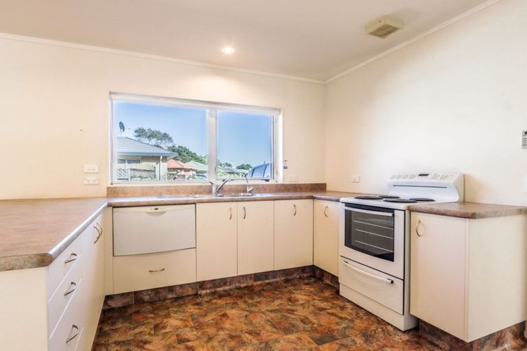 Photo of property in 17b Villa Grove, Paraparaumu, 5032