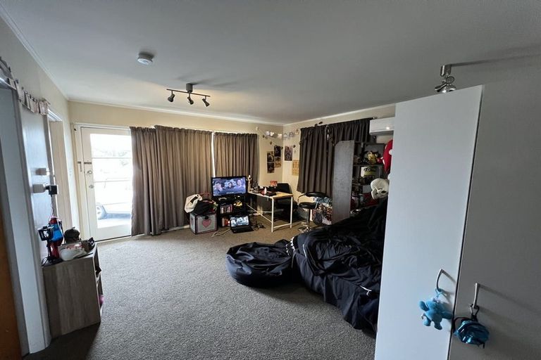 Photo of property in 9/7c Curletts Road, Sockburn, Christchurch, 8042