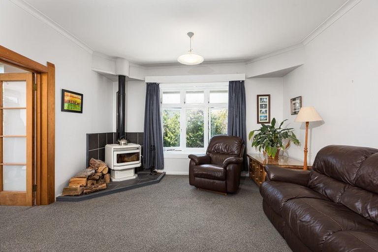 Photo of property in 28 Church Street, Waipawa, 4210