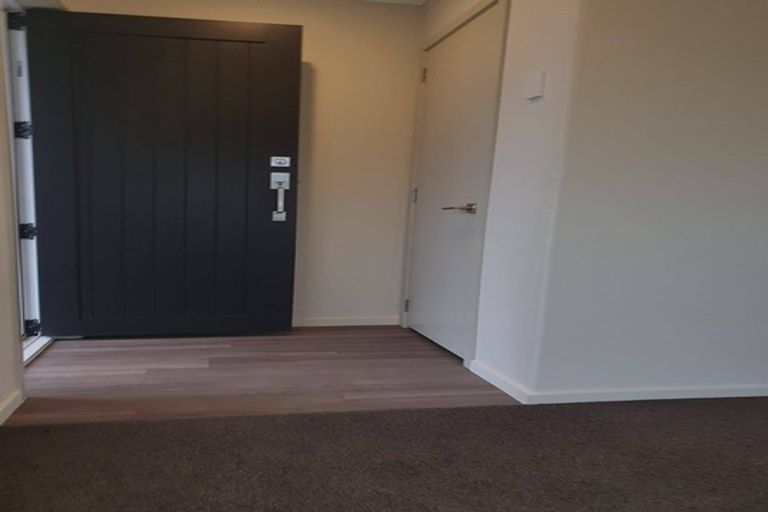 Photo of property in 43a Wainuiomata Road, Wainuiomata, Lower Hutt, 5014