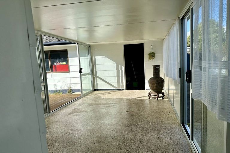 Photo of property in 58 Rhodes Drive, Kelvin Grove, Palmerston North, 4414
