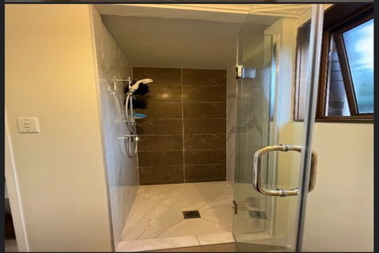 Photo of property in 42 Compton Street, Hillcrest, Auckland, 0627